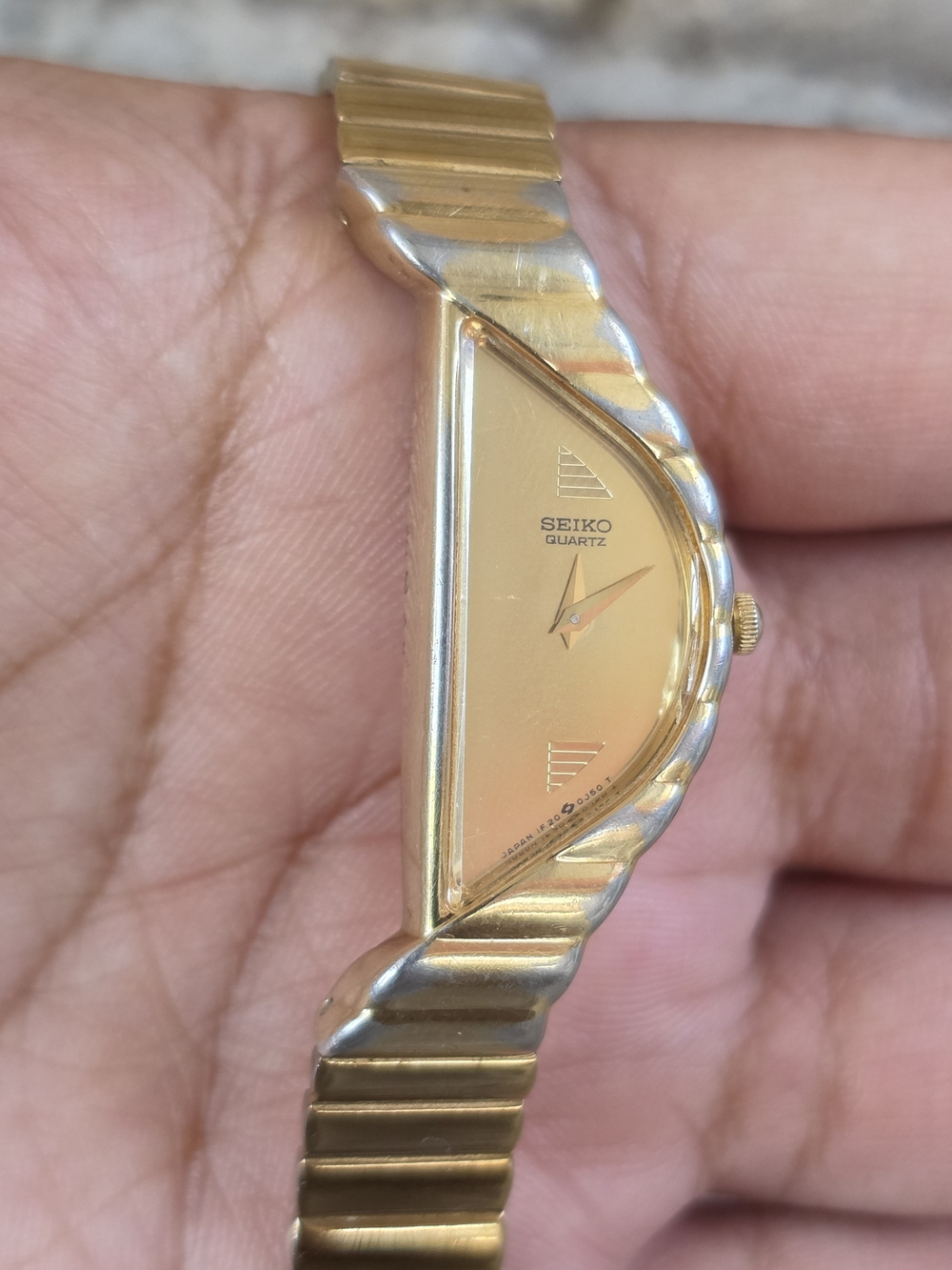 Vintage Seiko Rivoli Gold Half Moon Asymmetrical Dress Watch 1F20-5D59 - Picture 3 of 14